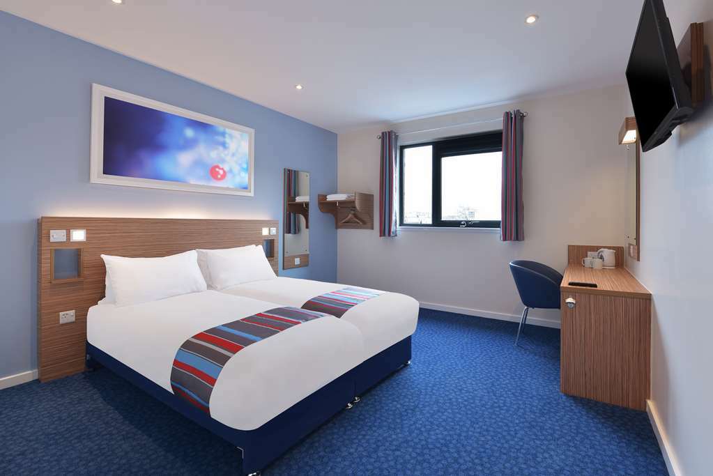 Travelodge London Central Bank Номер фото